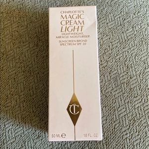 Charlotte Tilbury Magic Cream light